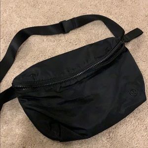 Lululemon go lightly bag